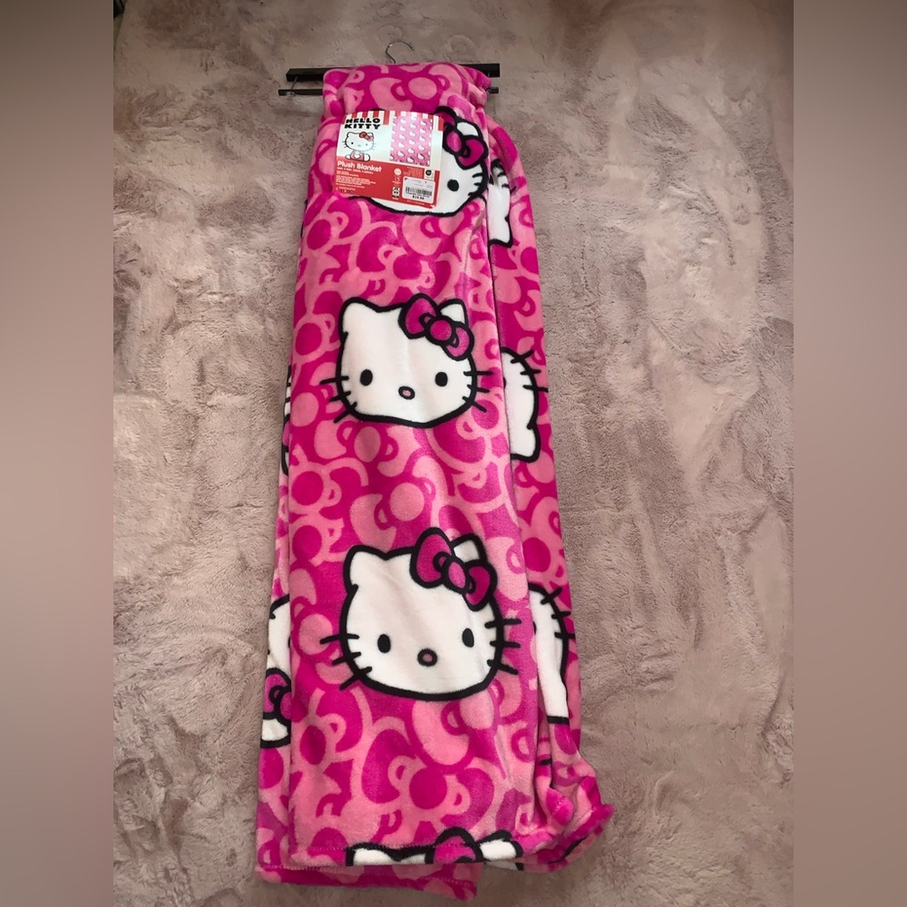 Hello kitty blanket